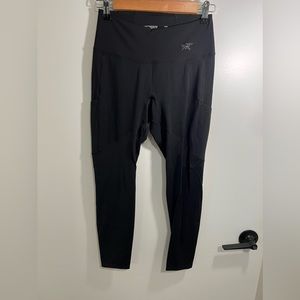 Crop black leggings